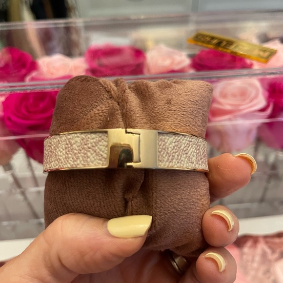 Michael Kors bangle bracelet - Picture 2 of 3